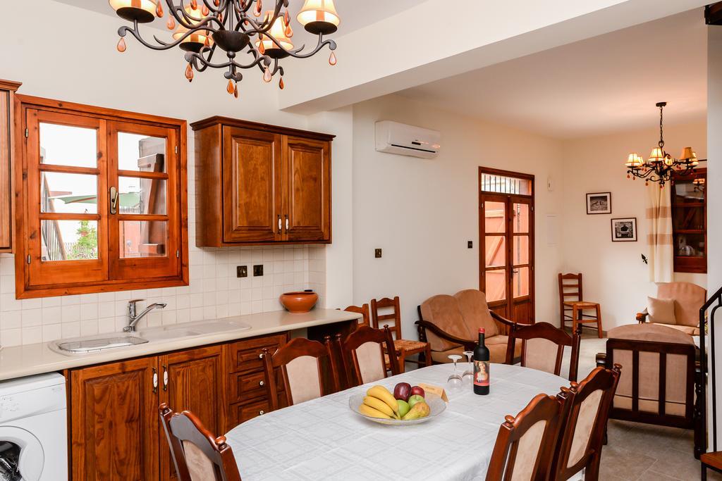 Villa Saint George Stone Costa Demetriou Kathikas Exterior foto